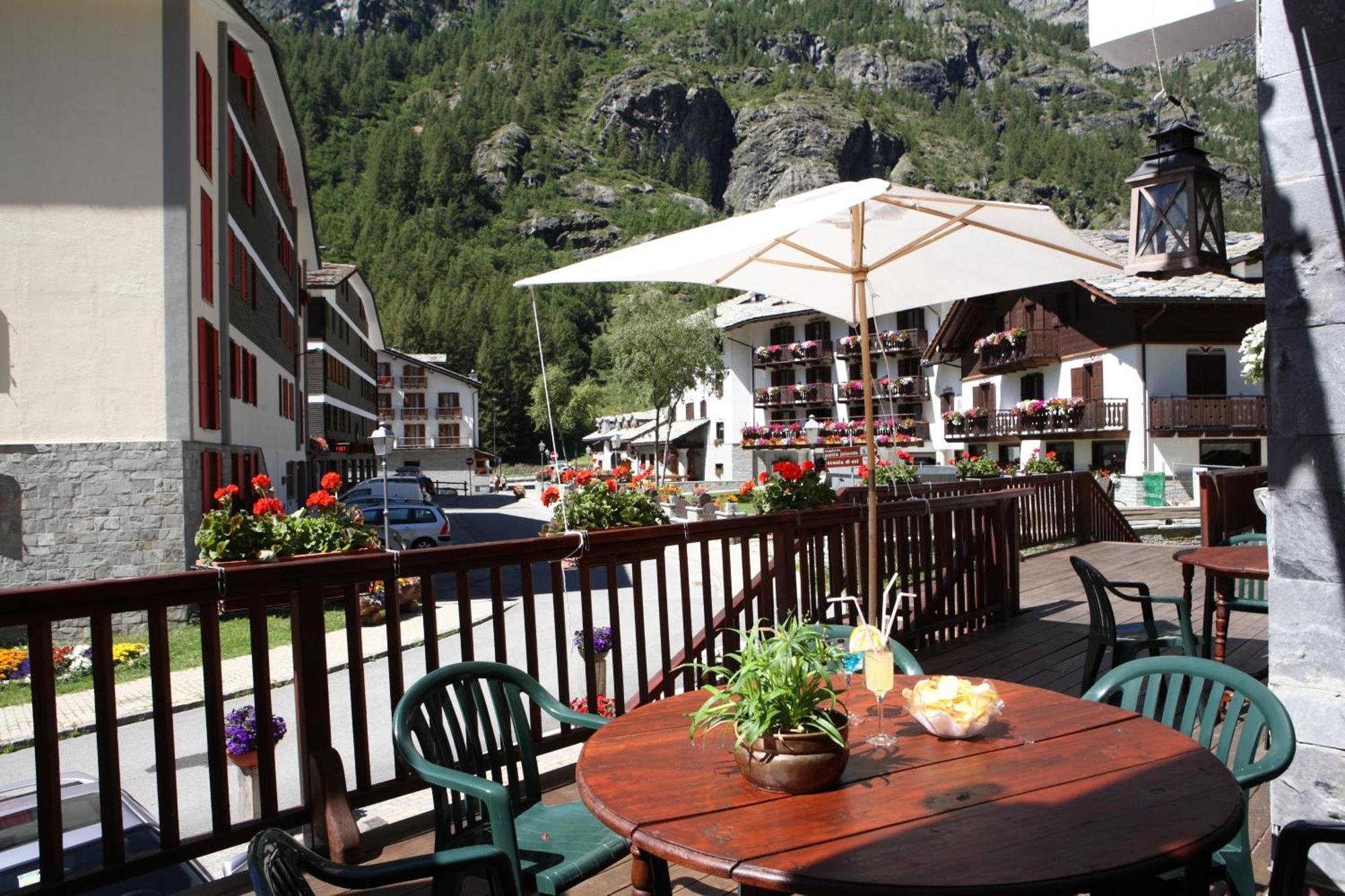 Hotel Residence Valverde Gressoney-la-Trinité Екстериор снимка